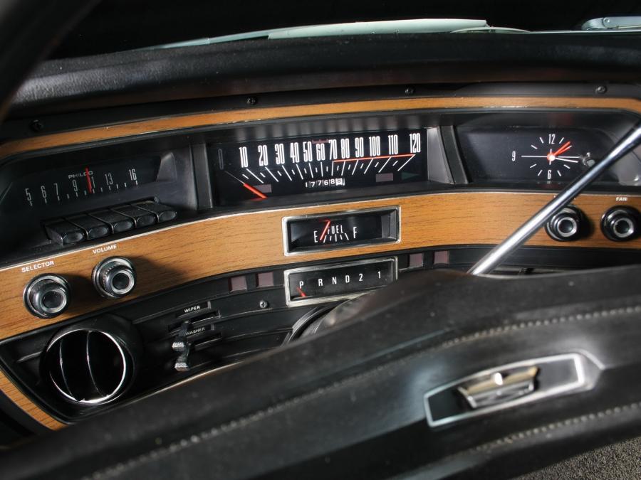  Ford LTD Formal Hardtop Coupe 1969 года  (фото 6 из 10)